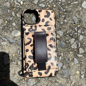 Walli Case -iphone14 - magnetic detachable wallet, finger loop, leopard